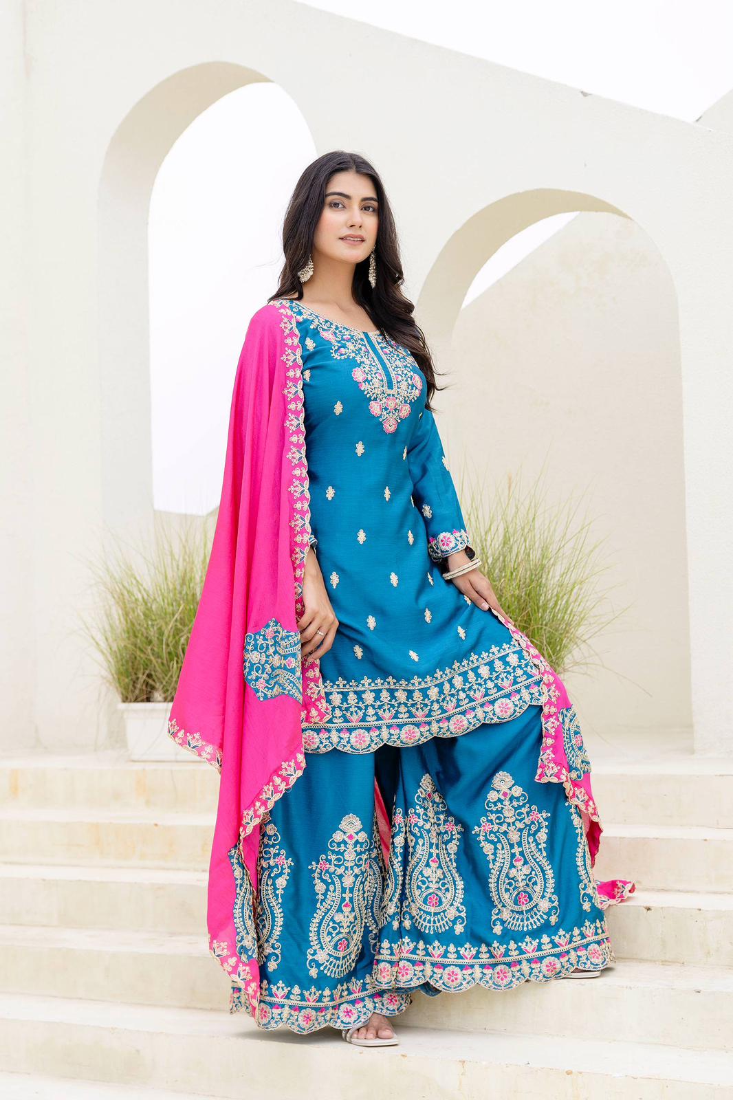 Beautiful  luxury with this stunning Heavy Chinon Silk Suit in Berlin