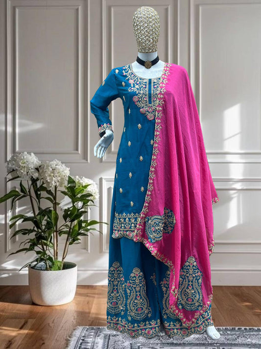 Beautiful  luxury with this stunning Heavy Chinon Silk Suit in Berlin