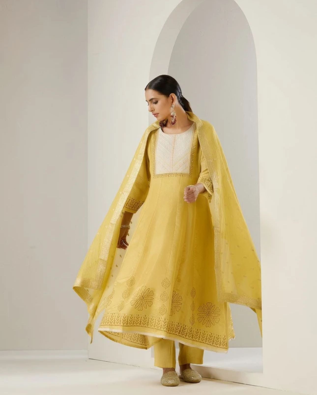 Women Chanderi Kurta pant dupatta set in Berlin