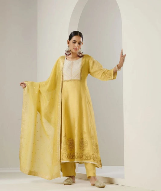 Women Chanderi Kurta pant dupatta set in Berlin