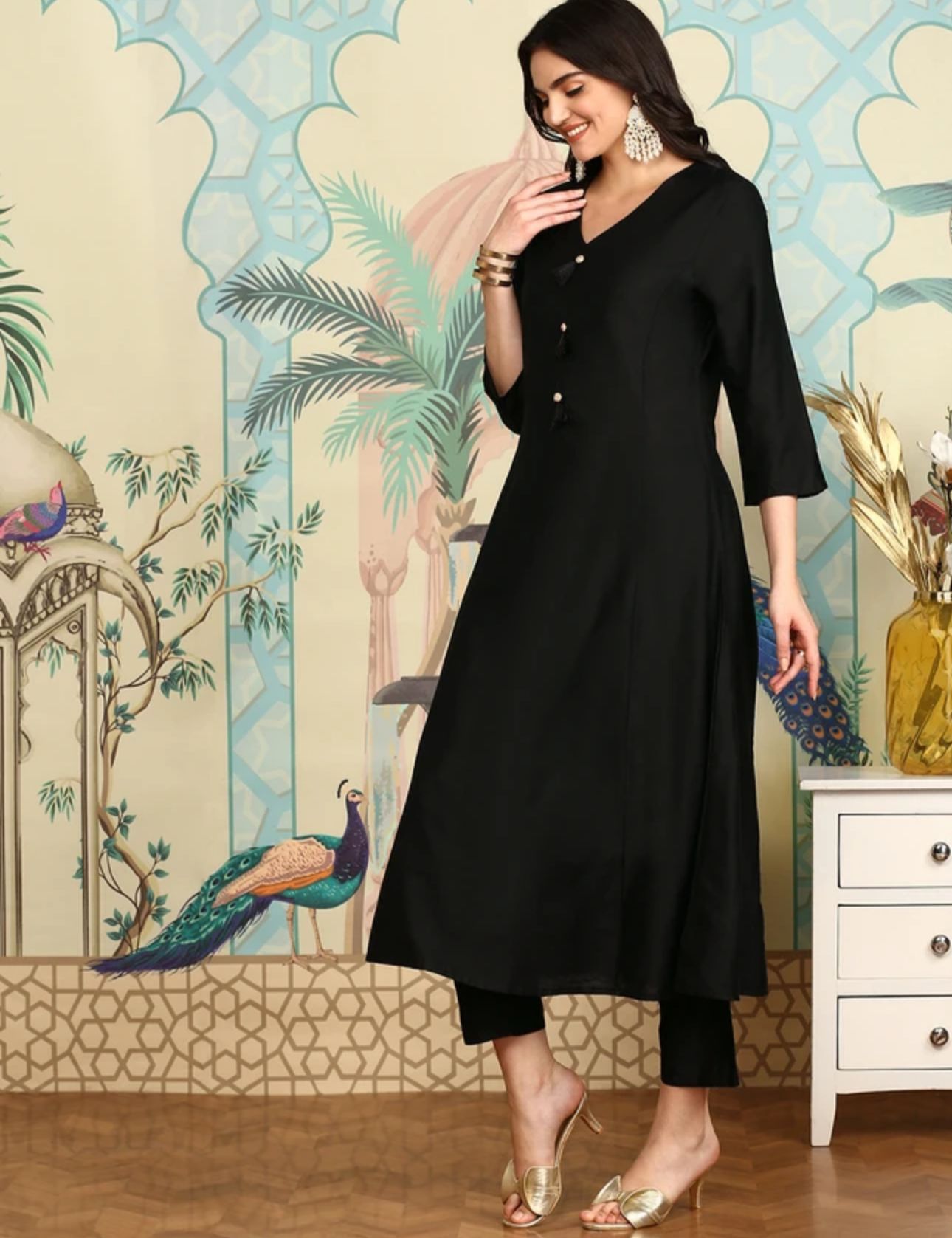 V-Neck Three-Quarter Sleeves Kurta with Trousers & With printed Dupatta in Germany