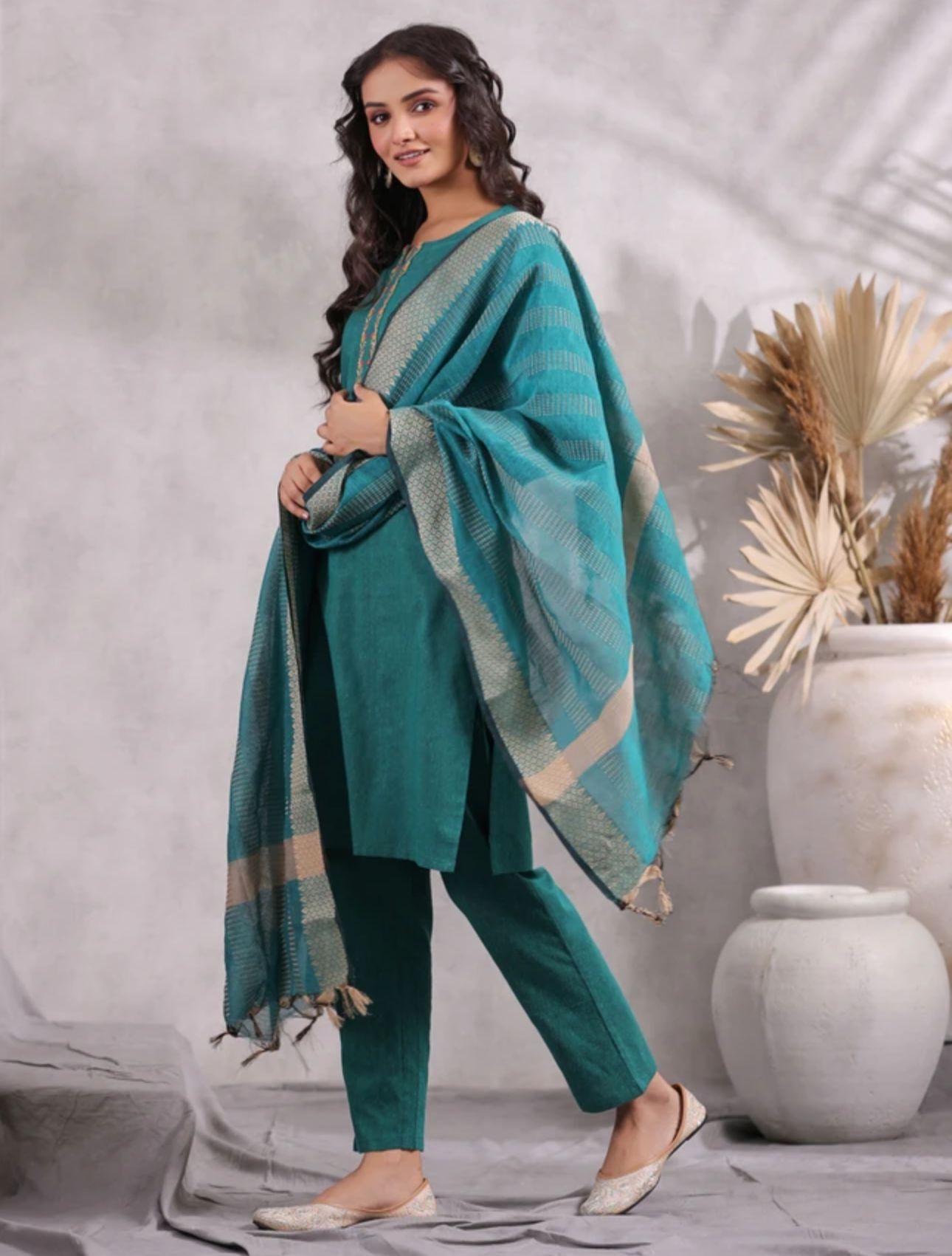Women's Green Ethnic Motifs Straight Kurta with Trousers & Dupatta in Germany