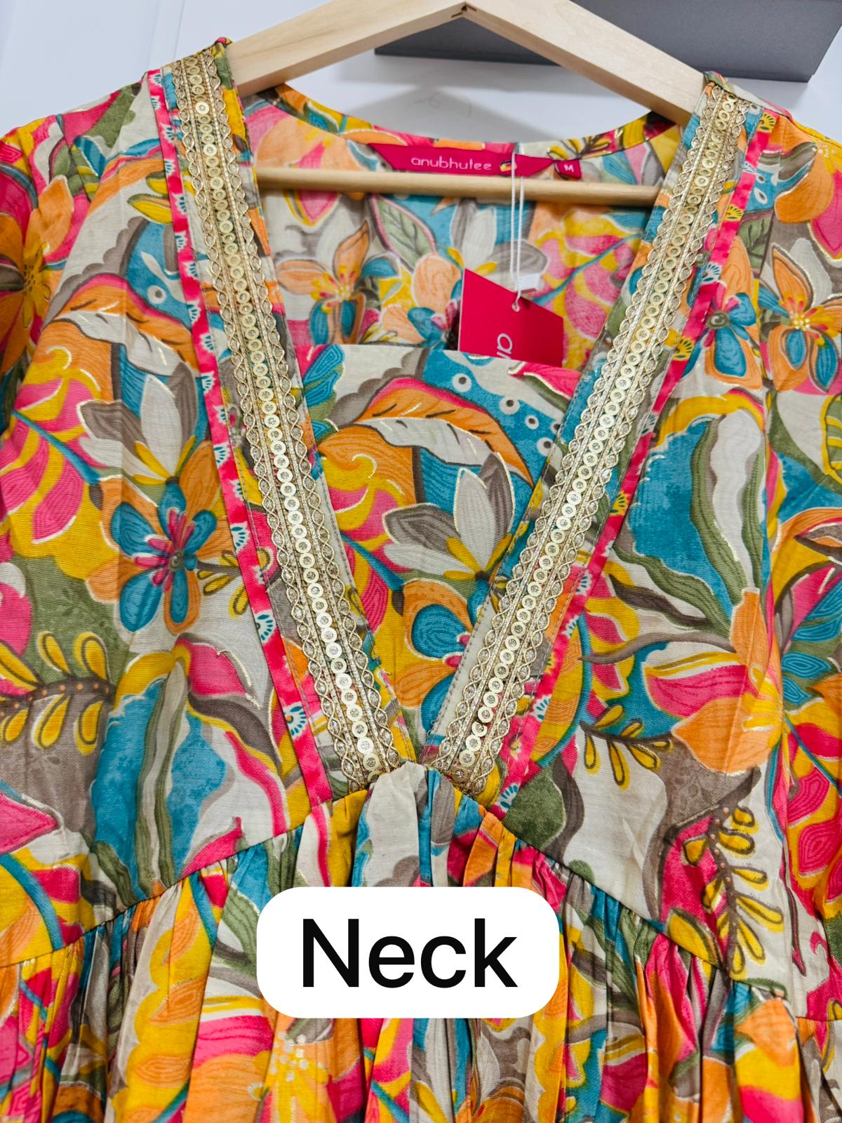 Multicolour suit  and bottom  Kurta Bottom Dupatta Set in Berlin