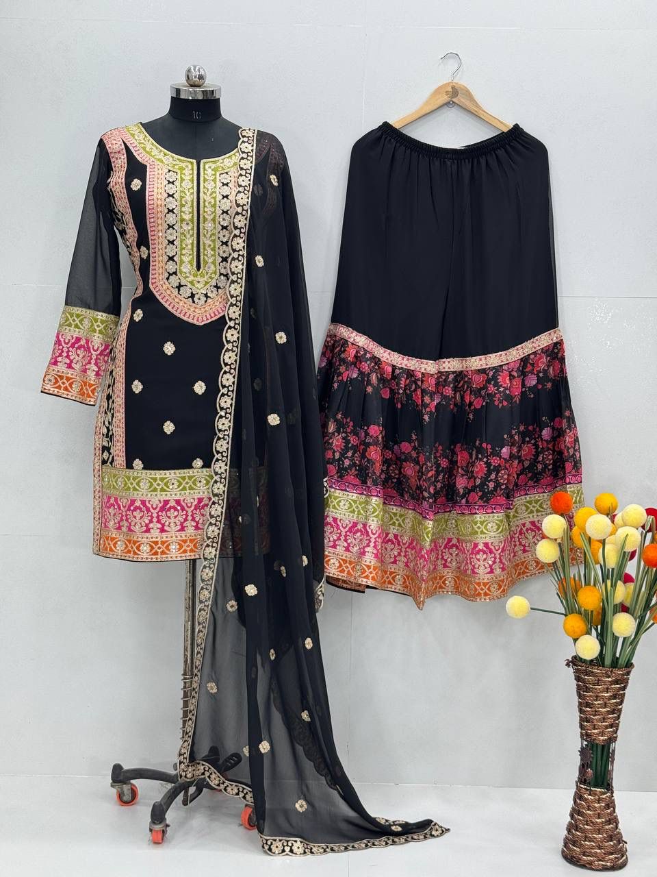 BLACK DESIGNER PARTY WEAR SUIT IN BERLIN