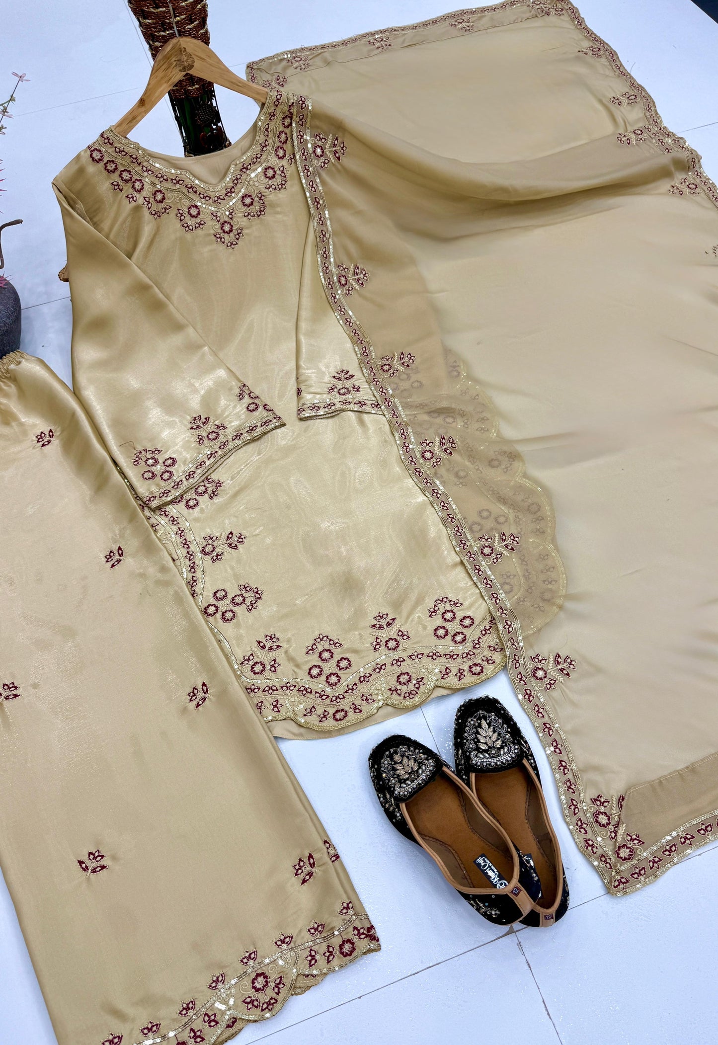 BIEGE HEAVY EMBROIDERY SEQUENCE WORK SUIT IN GERMANY