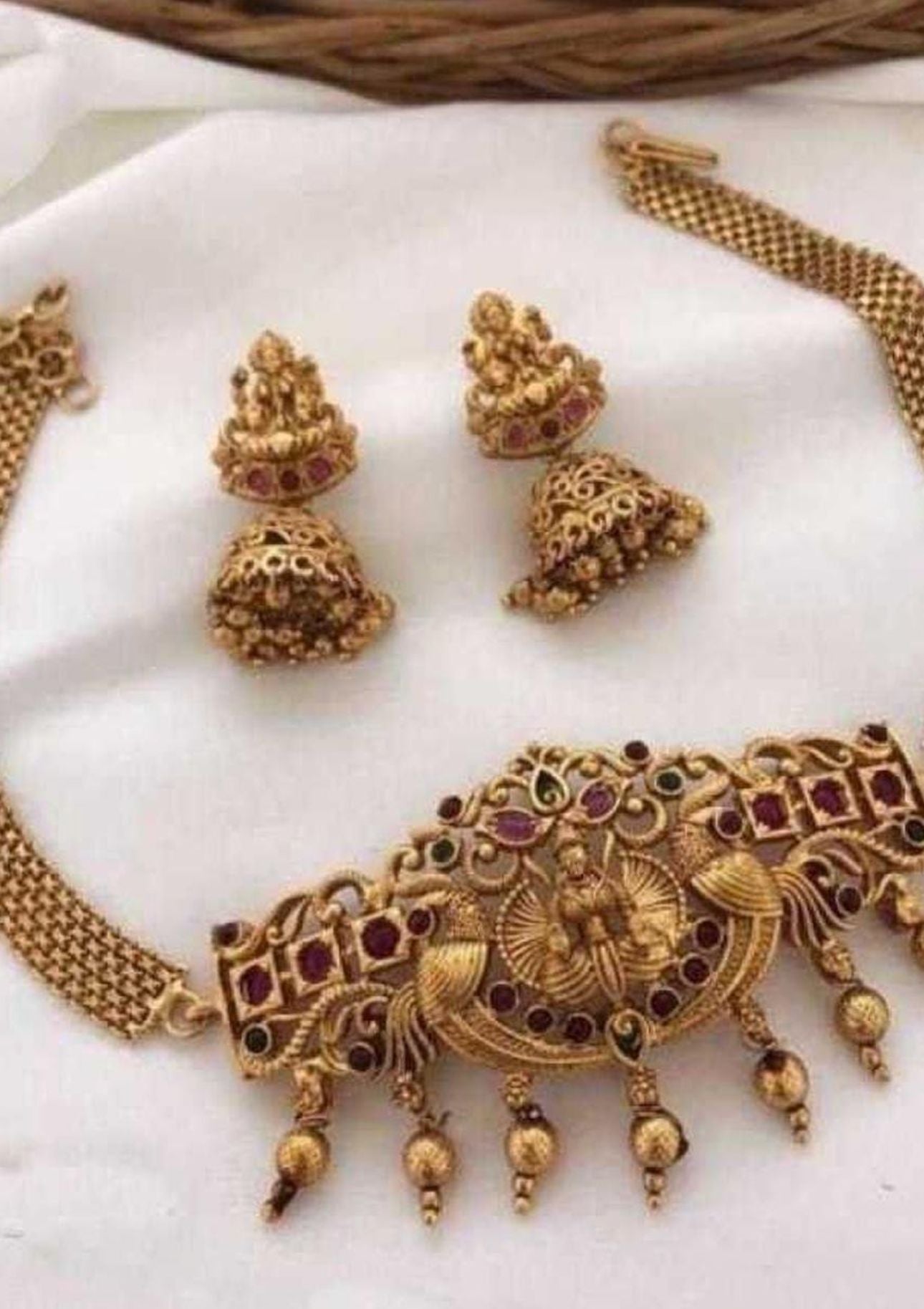 Gold-Plated Choker Necklace in Berlin