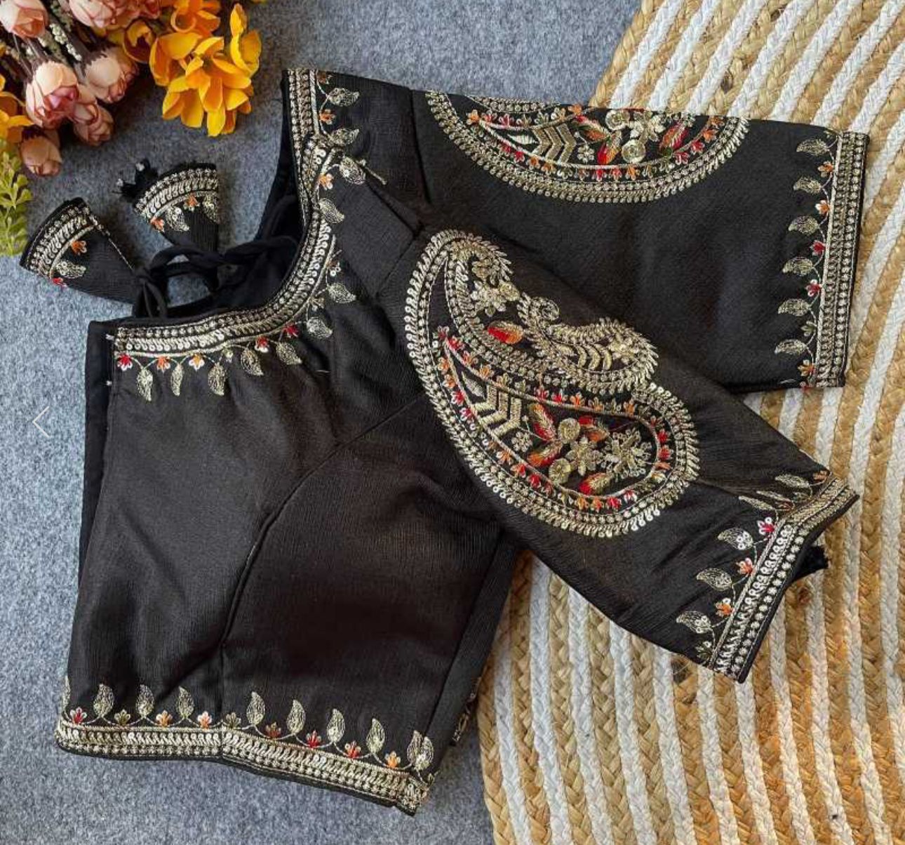 Black Party wear heavy blouse in Berlin