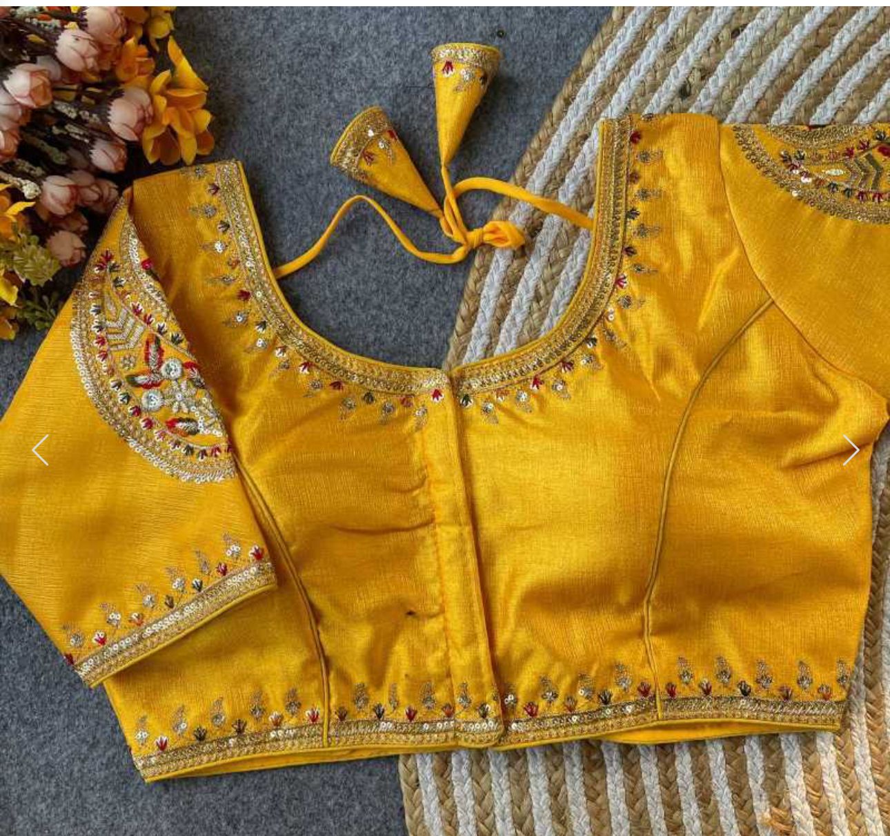 Yellow Party wear heavy blouse in Berlin