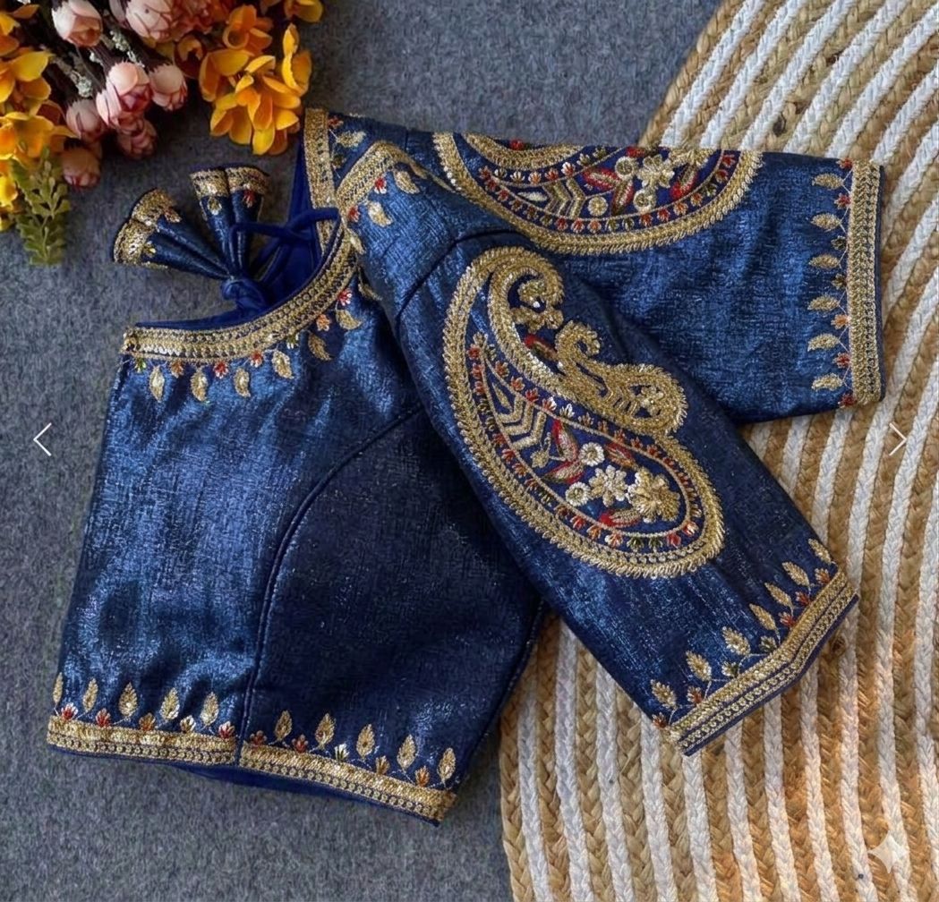 Navy Blue Party wear heavy blouse in Berlin