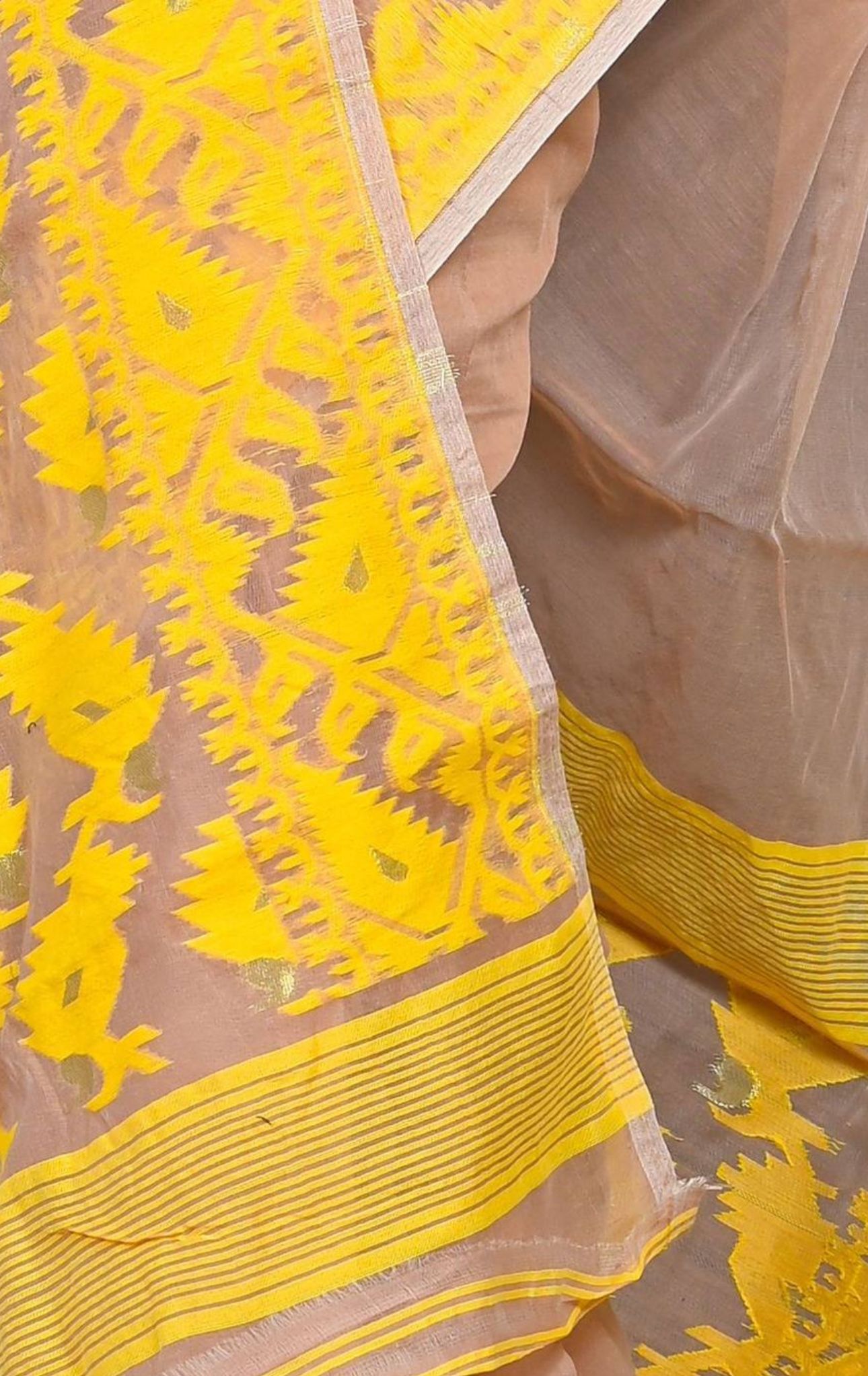 Ethnic Motifs Sequinned Handloom Jamdani Saree in Berlin