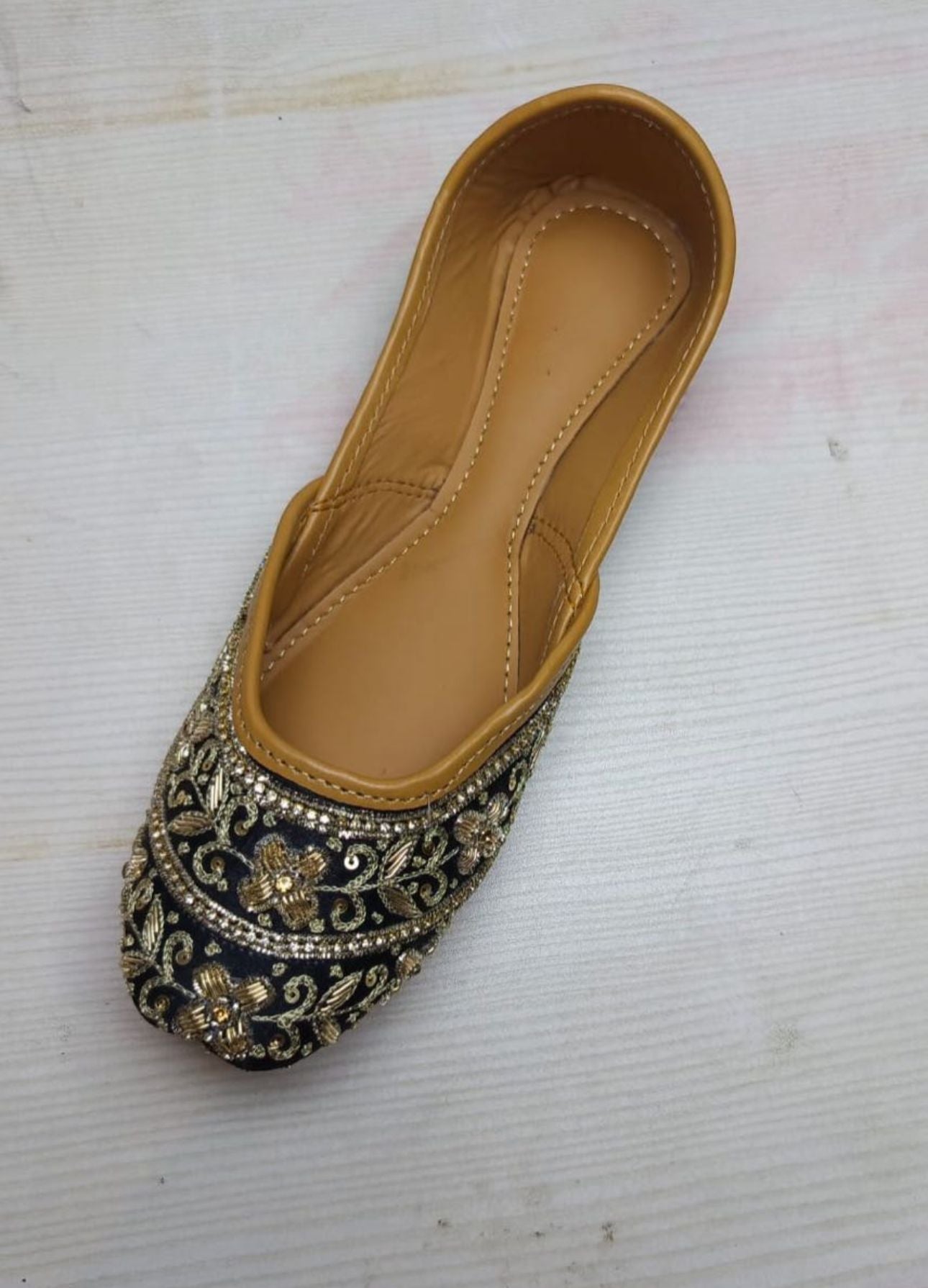 Black Punjabi Juttis Pure Leather in Germany
