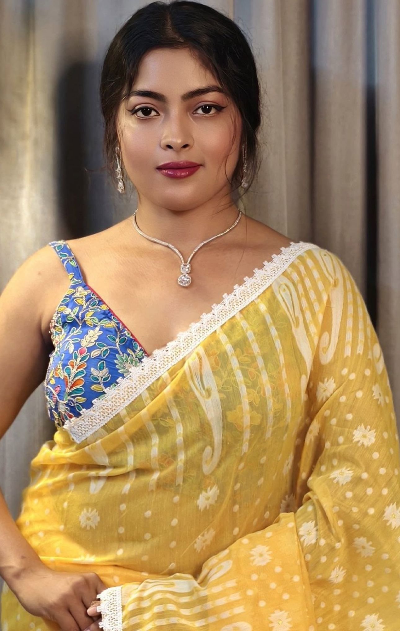 Ethnic Motifs Handloom Jamdani Saree in Germany