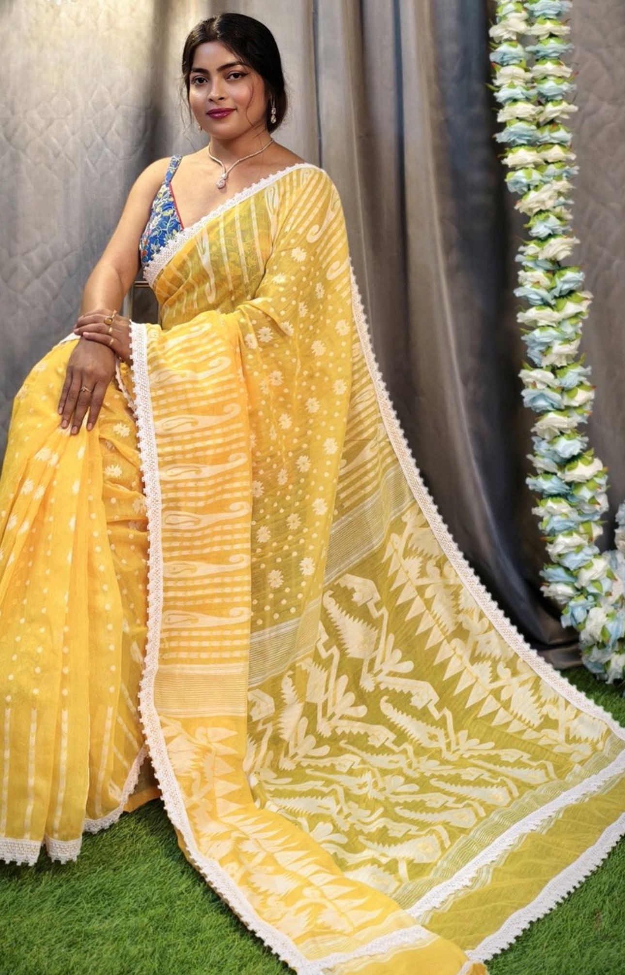 Ethnic Motifs Handloom Jamdani Saree in Germany
