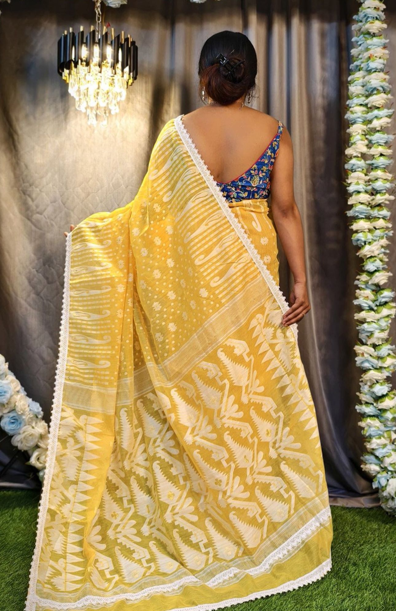 Ethnic Motifs Handloom Jamdani Saree in Germany