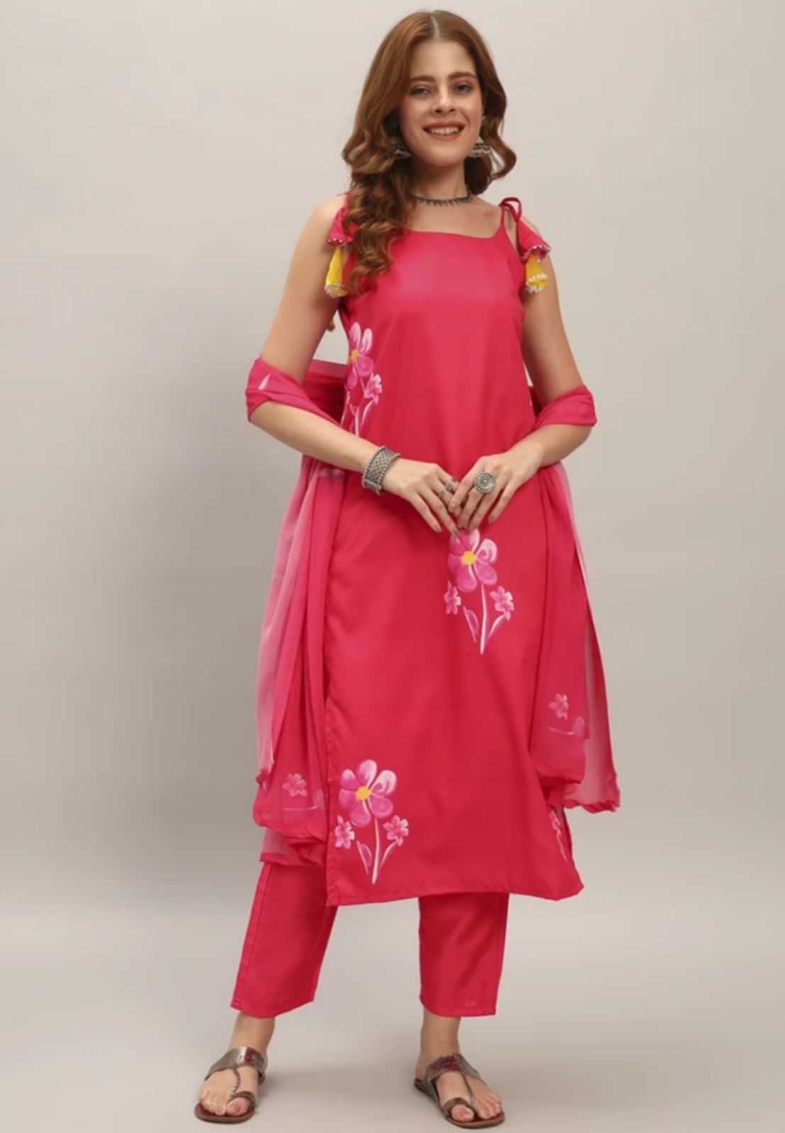 Women Crepe Kurti Pant Dupatta Set in Germany