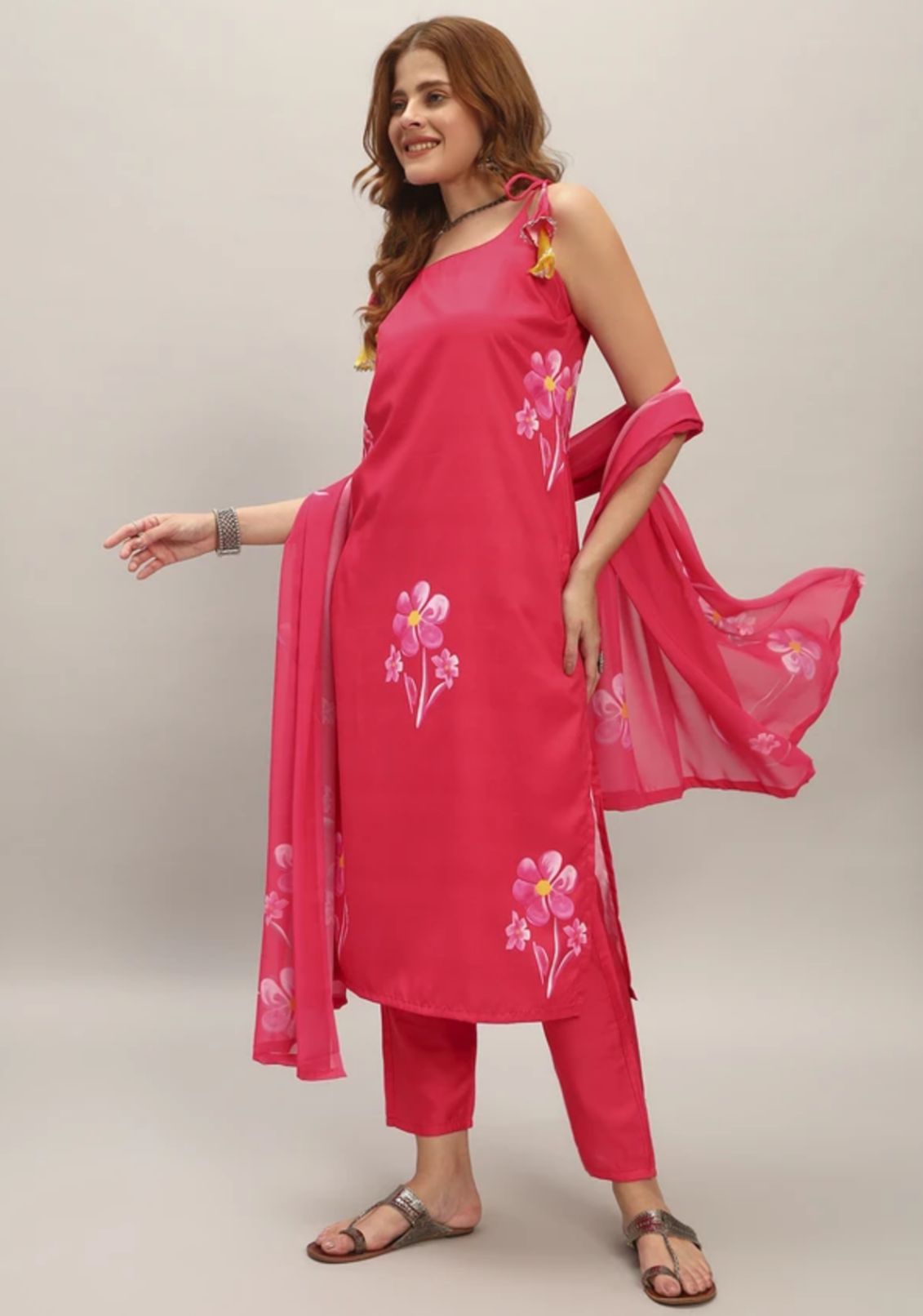Women Crepe Kurti Pant Dupatta Set in Germany