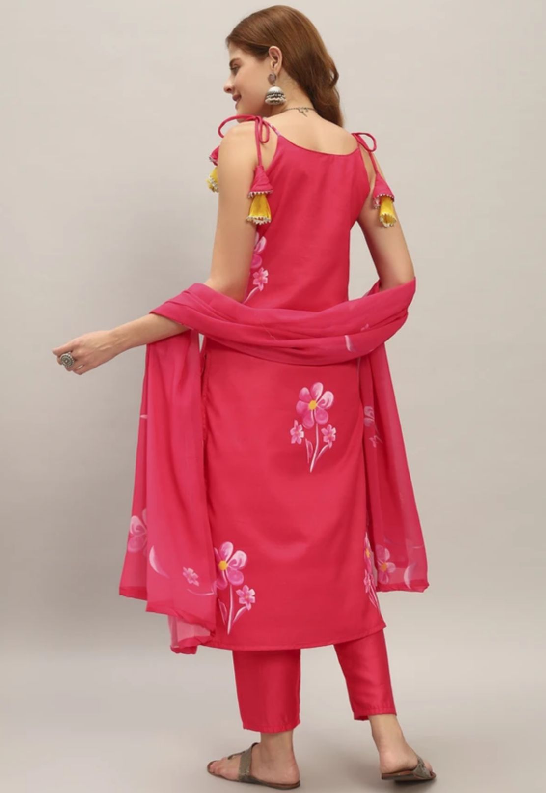 Women Crepe Kurti Pant Dupatta Set in Germany