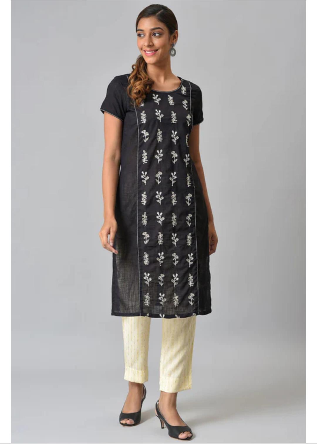 Black Embroidered Ethnic kurta in Germany