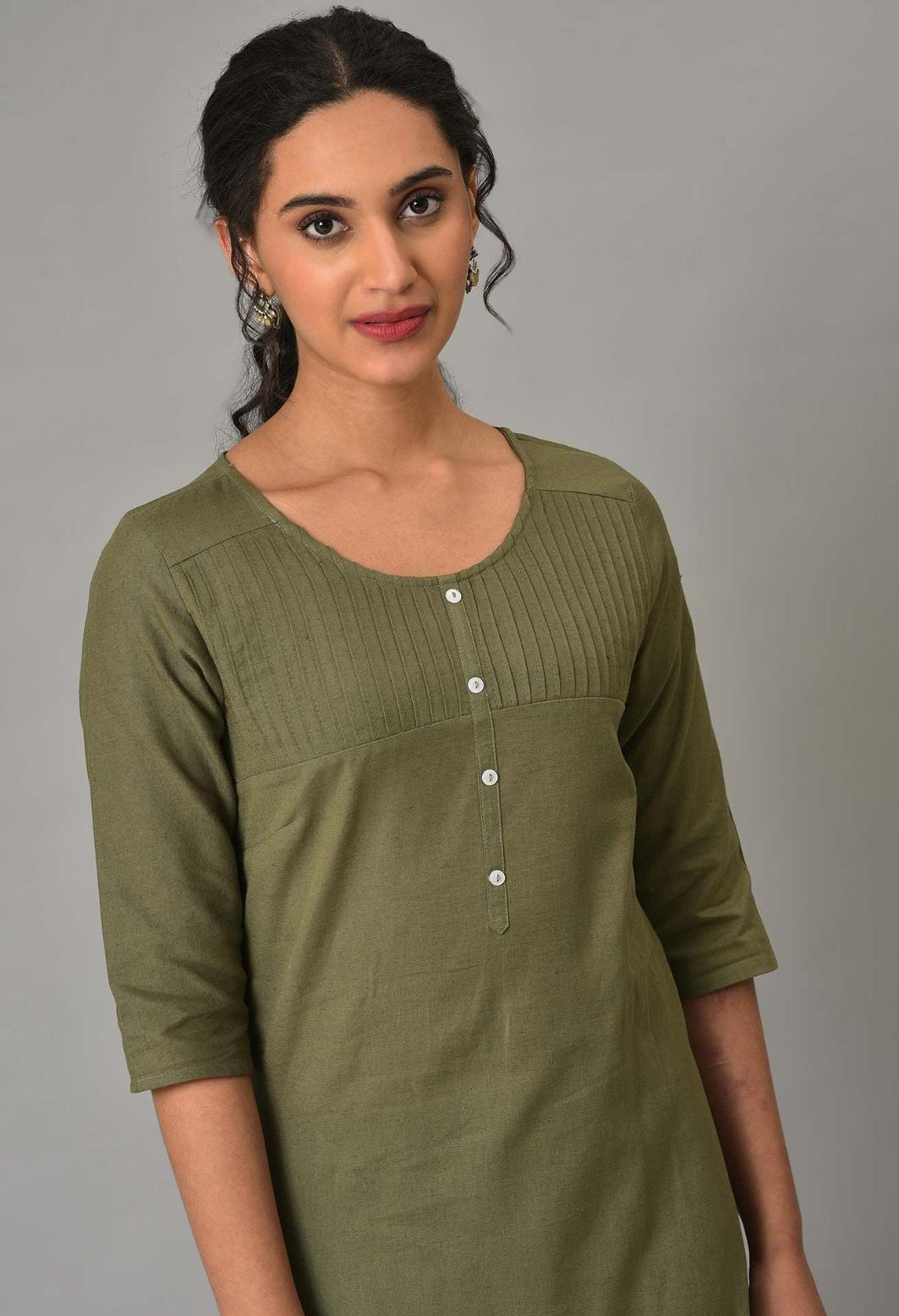 Green Solid Cotton kurta in Germany