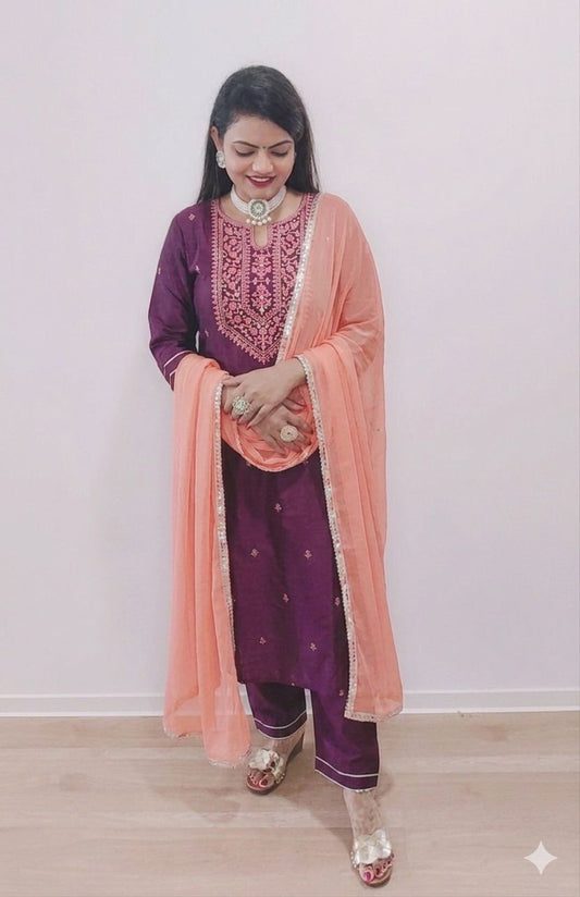 Women Silk Blend Kurta Pant Set in Germany