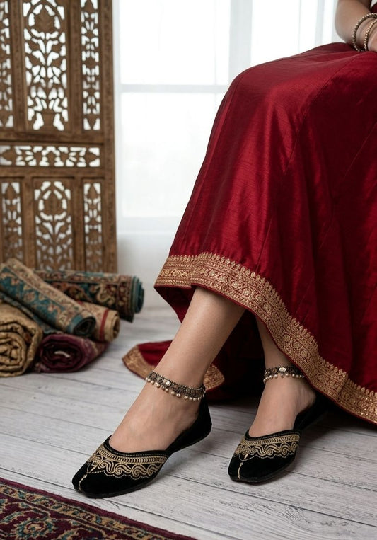 BLACK KASHMIRI EMBROIDERED JUTTI IN GERMANY