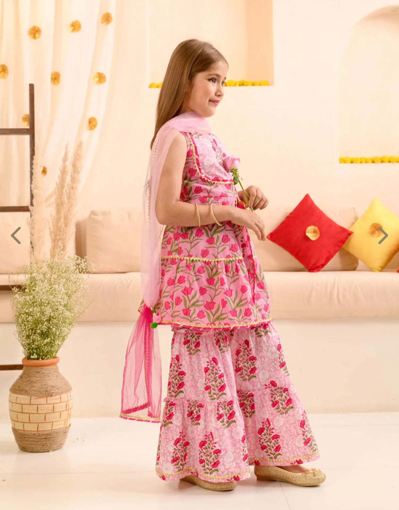 Girls Pink Cotton Regular Fit Floral Print Kurta Set in Germany