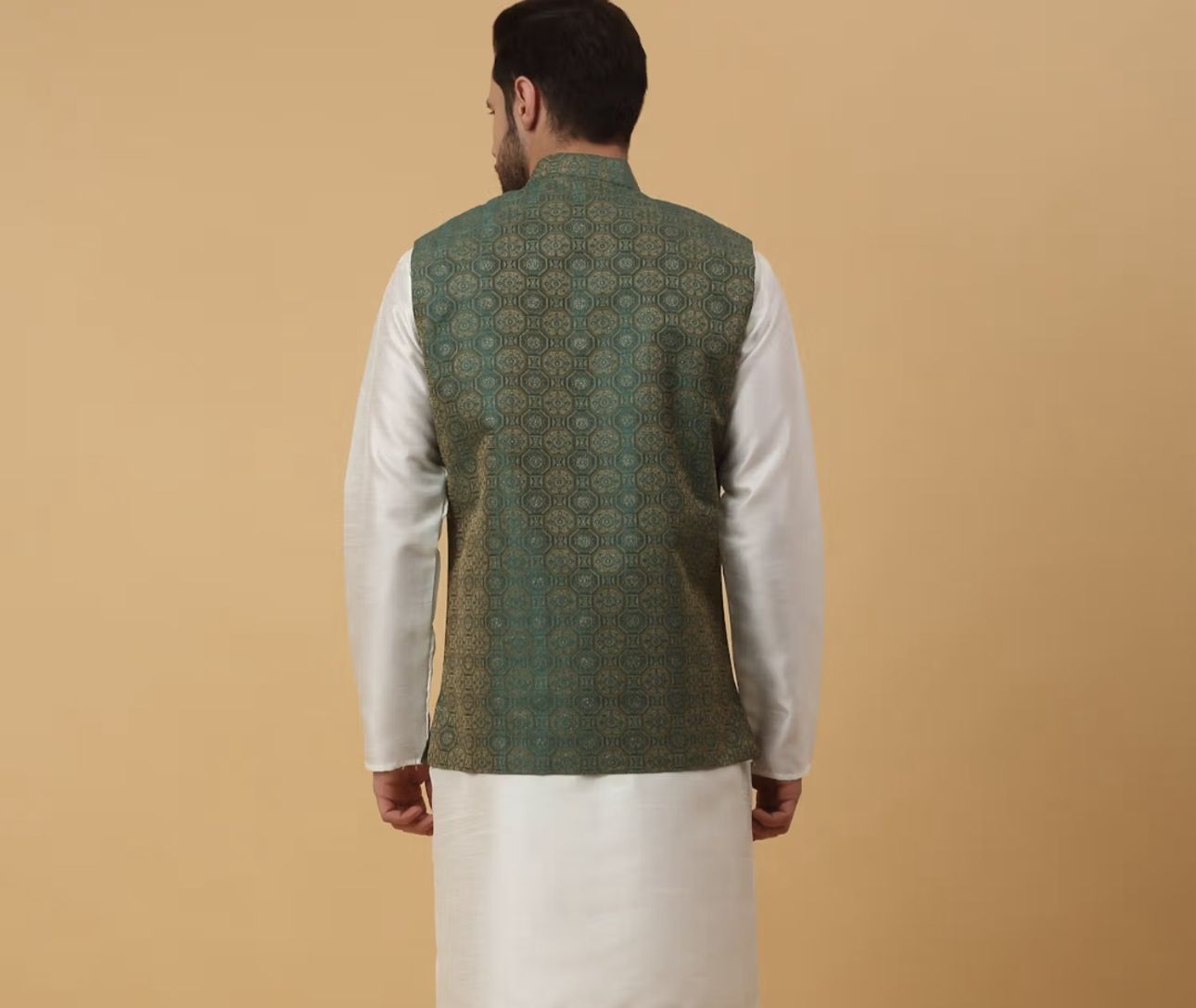 Men's Silk Kurta Churidar With Embroidered Zari Bandhgala Suit/Coat in Berlin