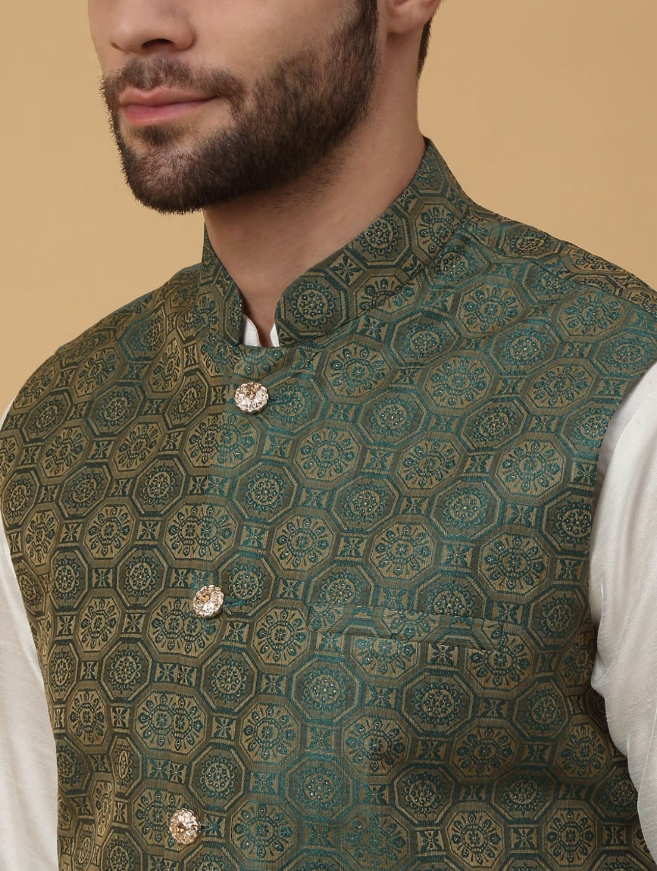 Men's Silk Kurta Churidar With Embroidered Zari Bandhgala Suit/Coat in Berlin
