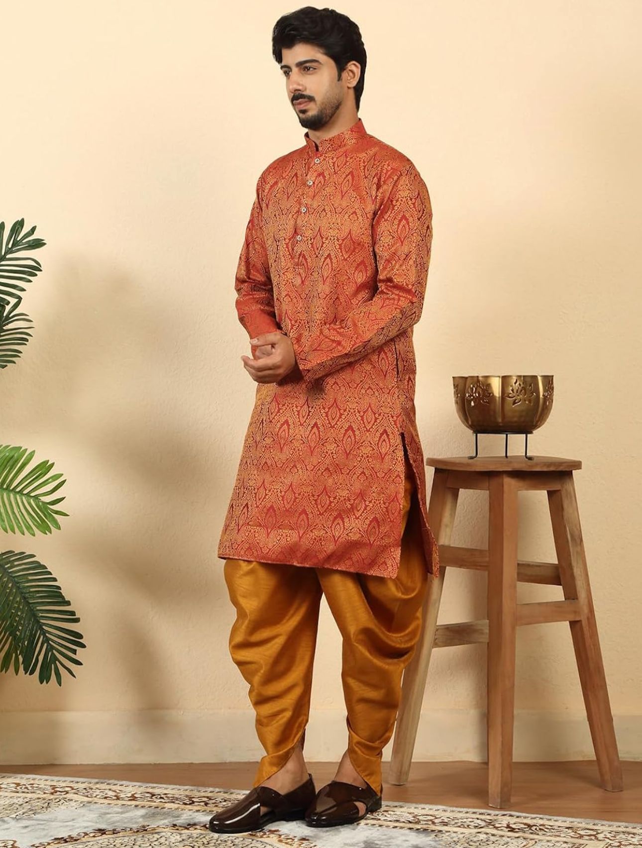 Men's Silk Blend Jacquard Paisley Kurta and Dhoti in Germany