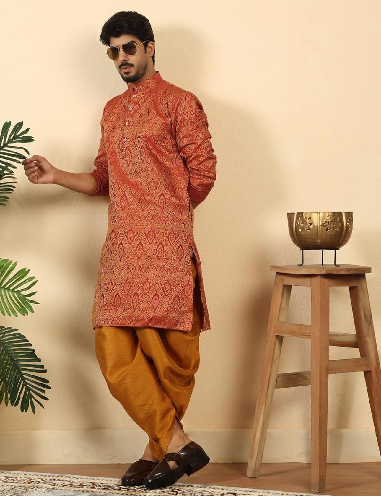 Men's Silk Blend Jacquard Paisley Kurta and Dhoti in Germany