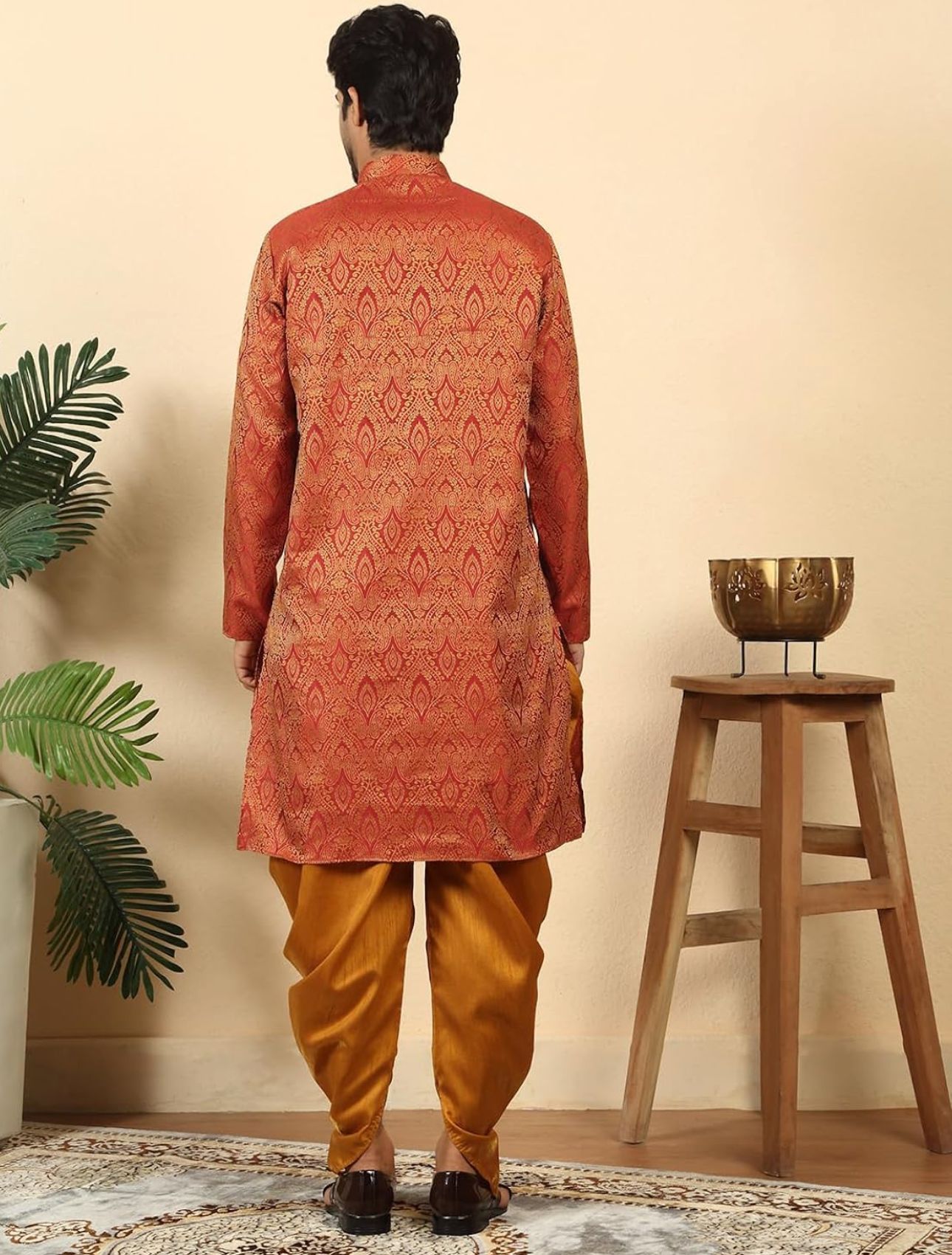 Men's Silk Blend Jacquard Paisley Kurta and Dhoti in Germany