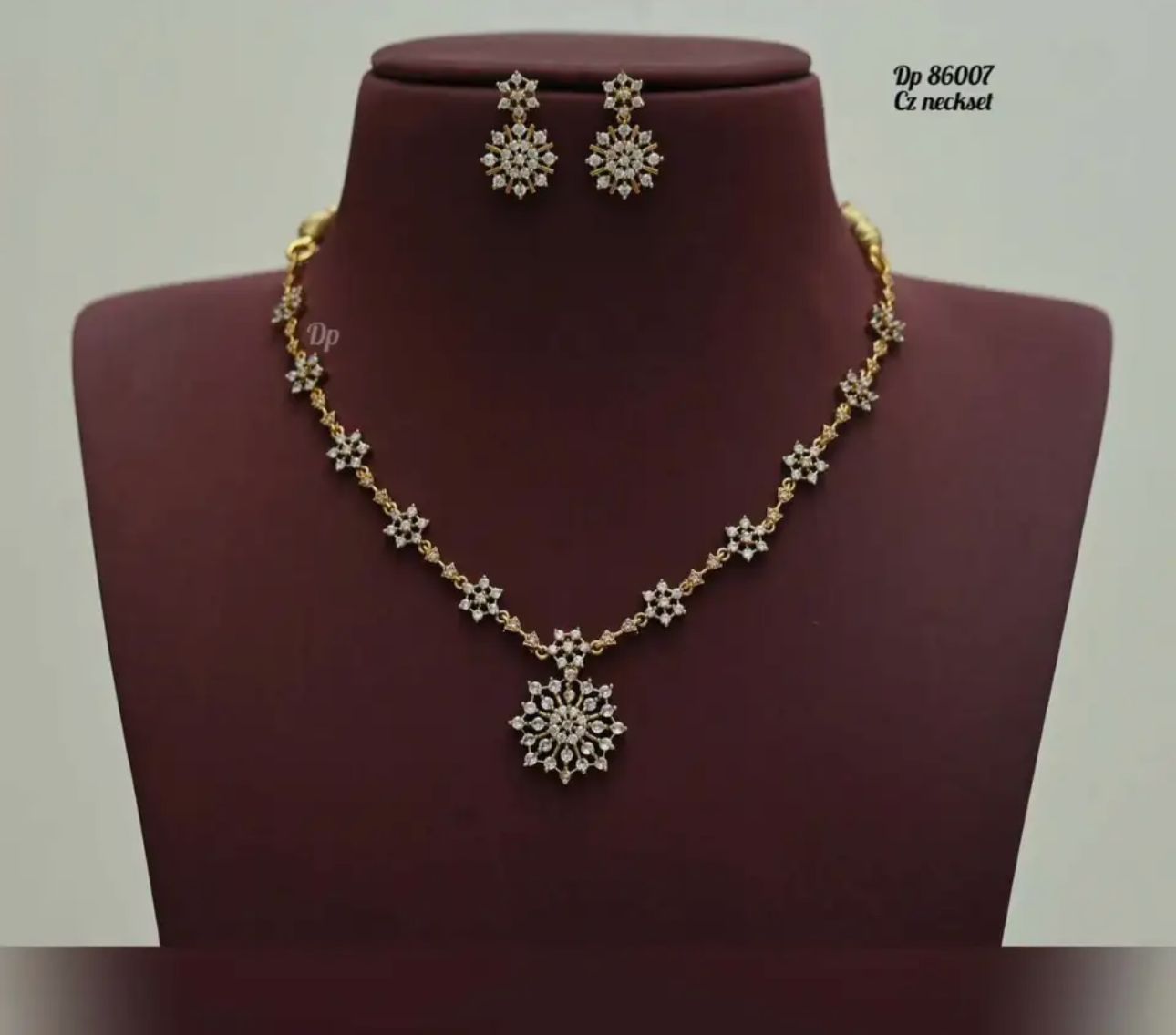 Brass, Copper Gold-plated Rose Gold Jewel Set in Germany