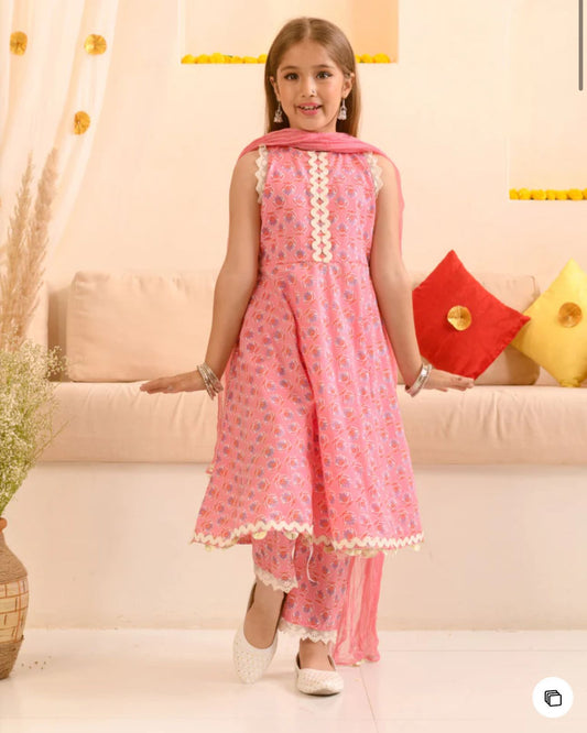 Girls Pink Floral Screen print Pure Cotton A-Line Kurta with Trousers & Dupatta in Germany