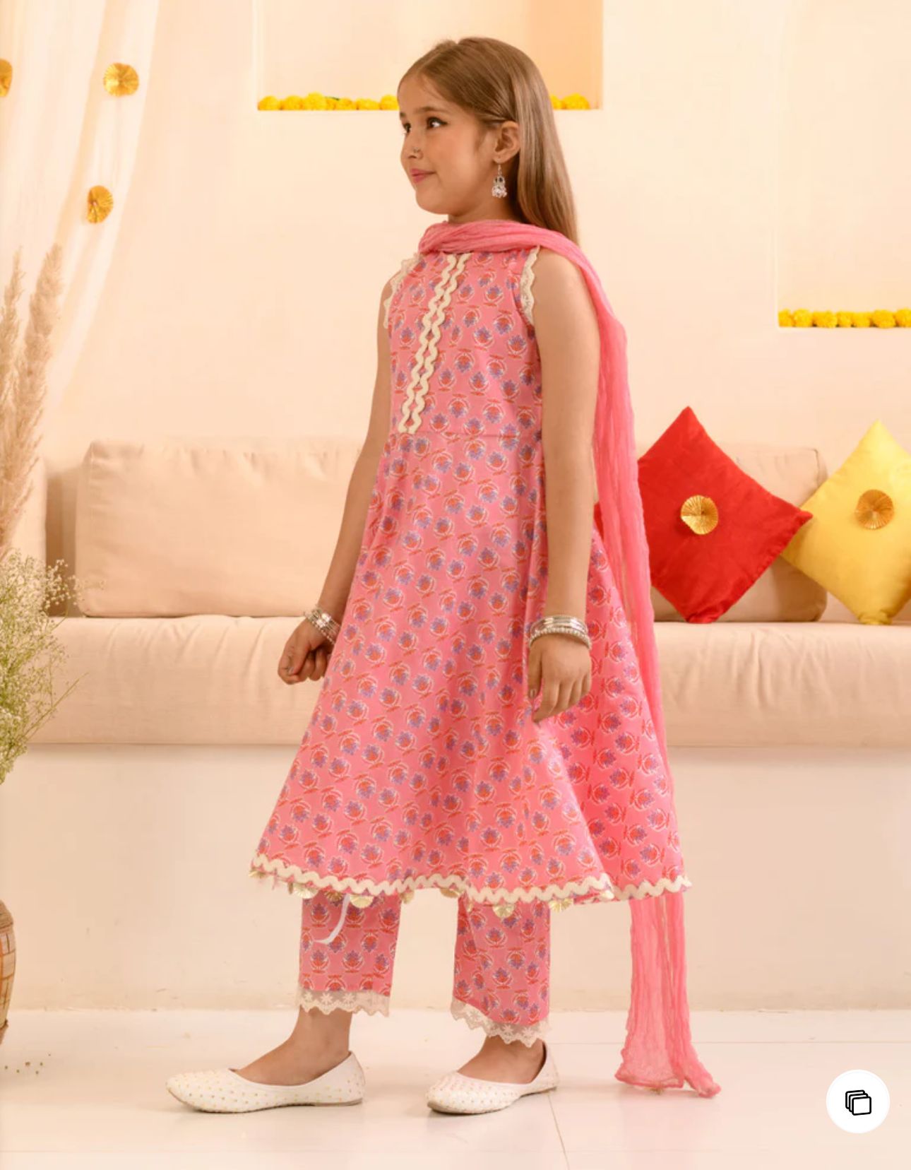 Girls Pink Floral Screen print Pure Cotton A-Line Kurta with Trousers & Dupatta in Germany