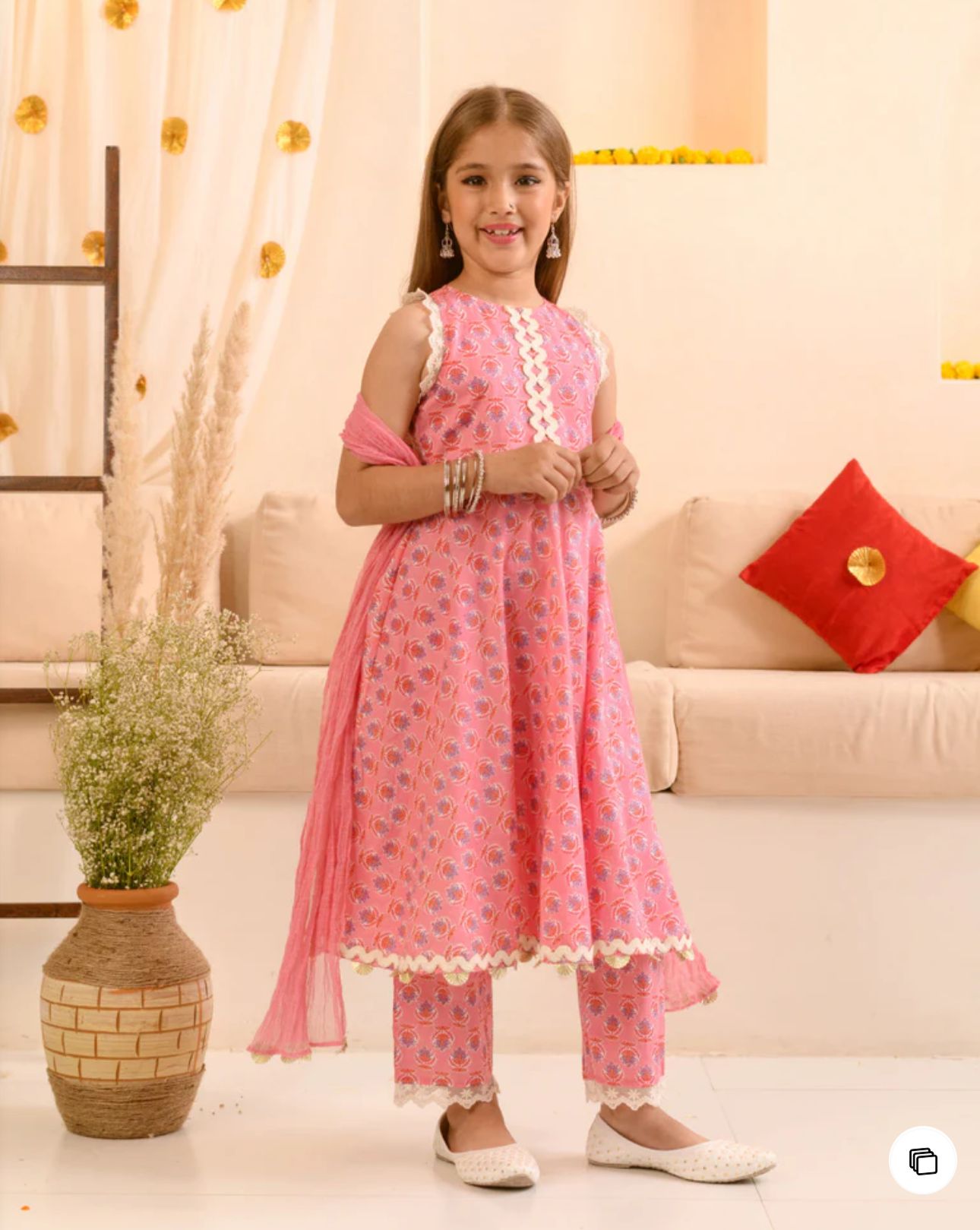 Girls Pink Floral Screen print Pure Cotton A-Line Kurta with Trousers & Dupatta in Germany