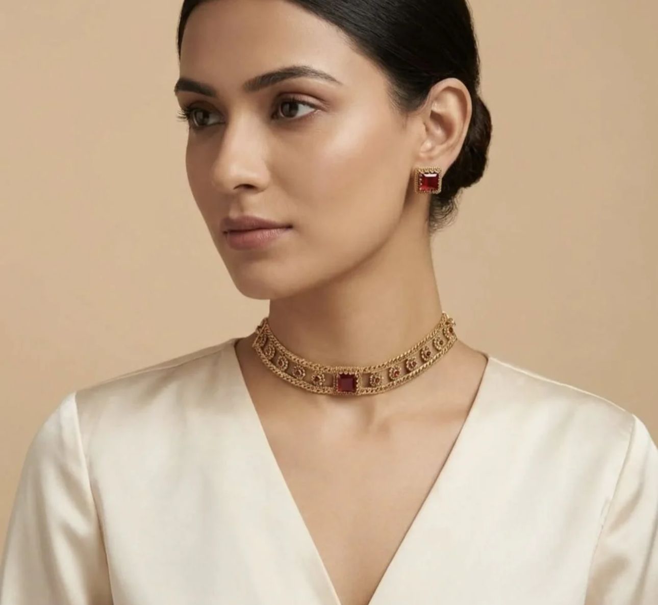 Meena Choker Set In Berlin
