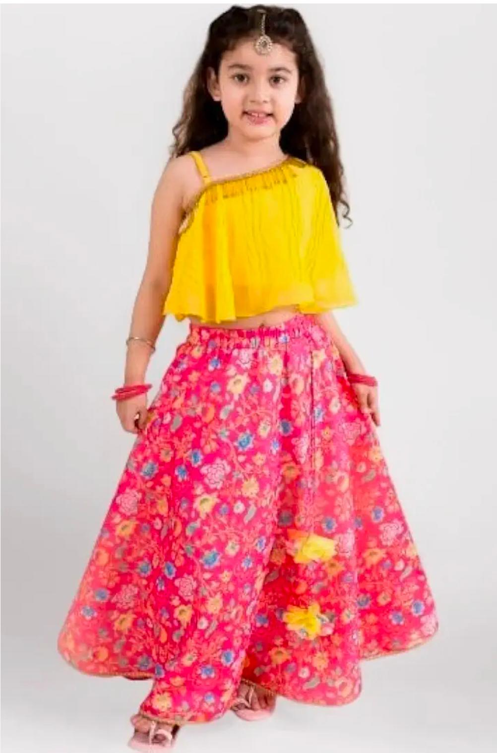 Girls Lehenga Choli in Berlin