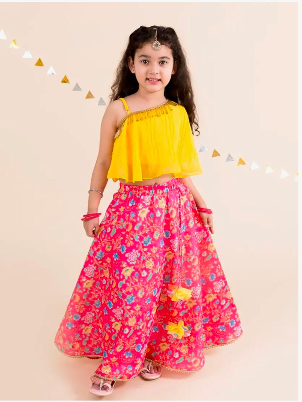 Girls Lehenga Choli in Berlin