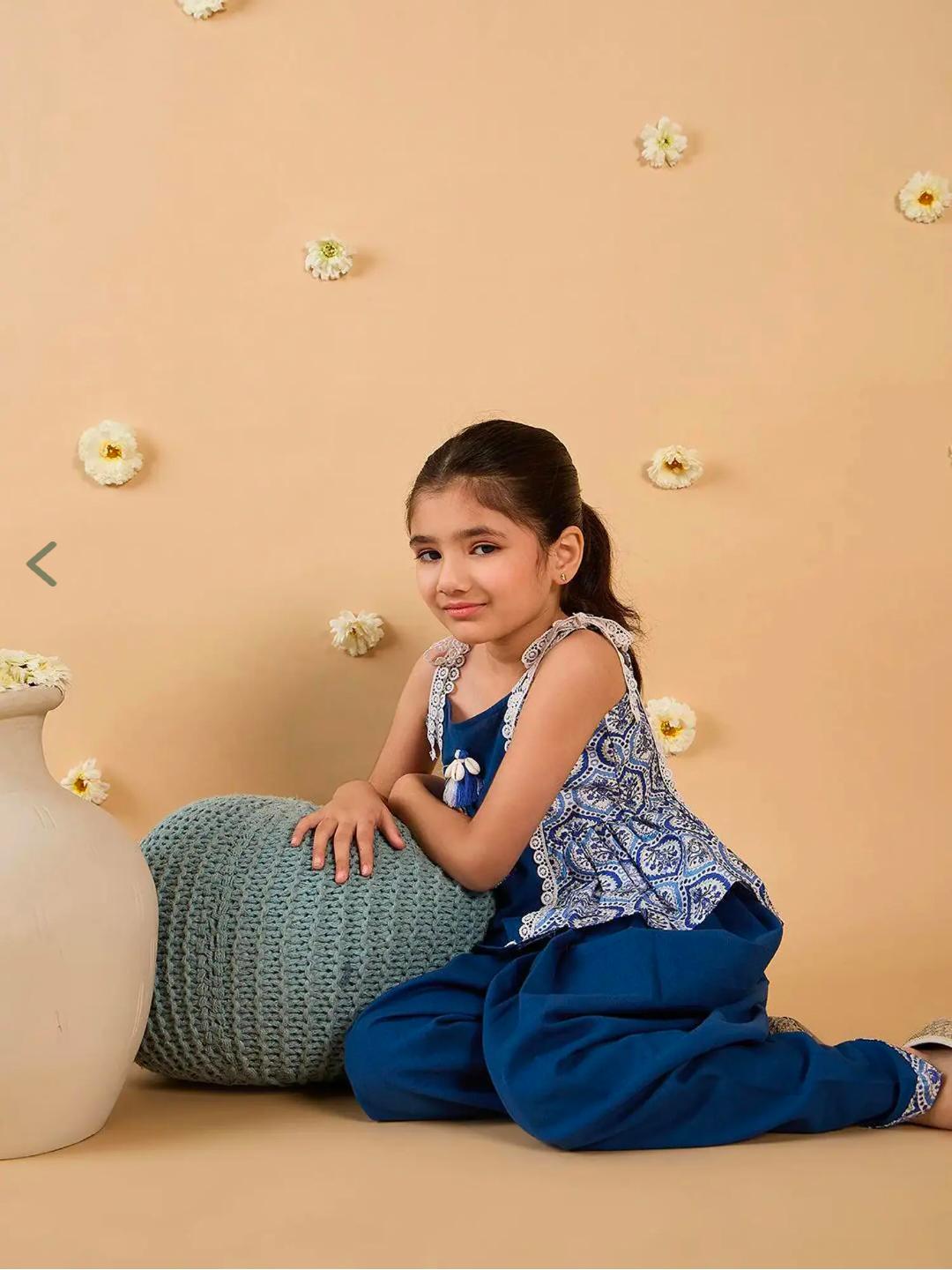 Girls Blue Regular Fit Printed Kurti Set in Germany