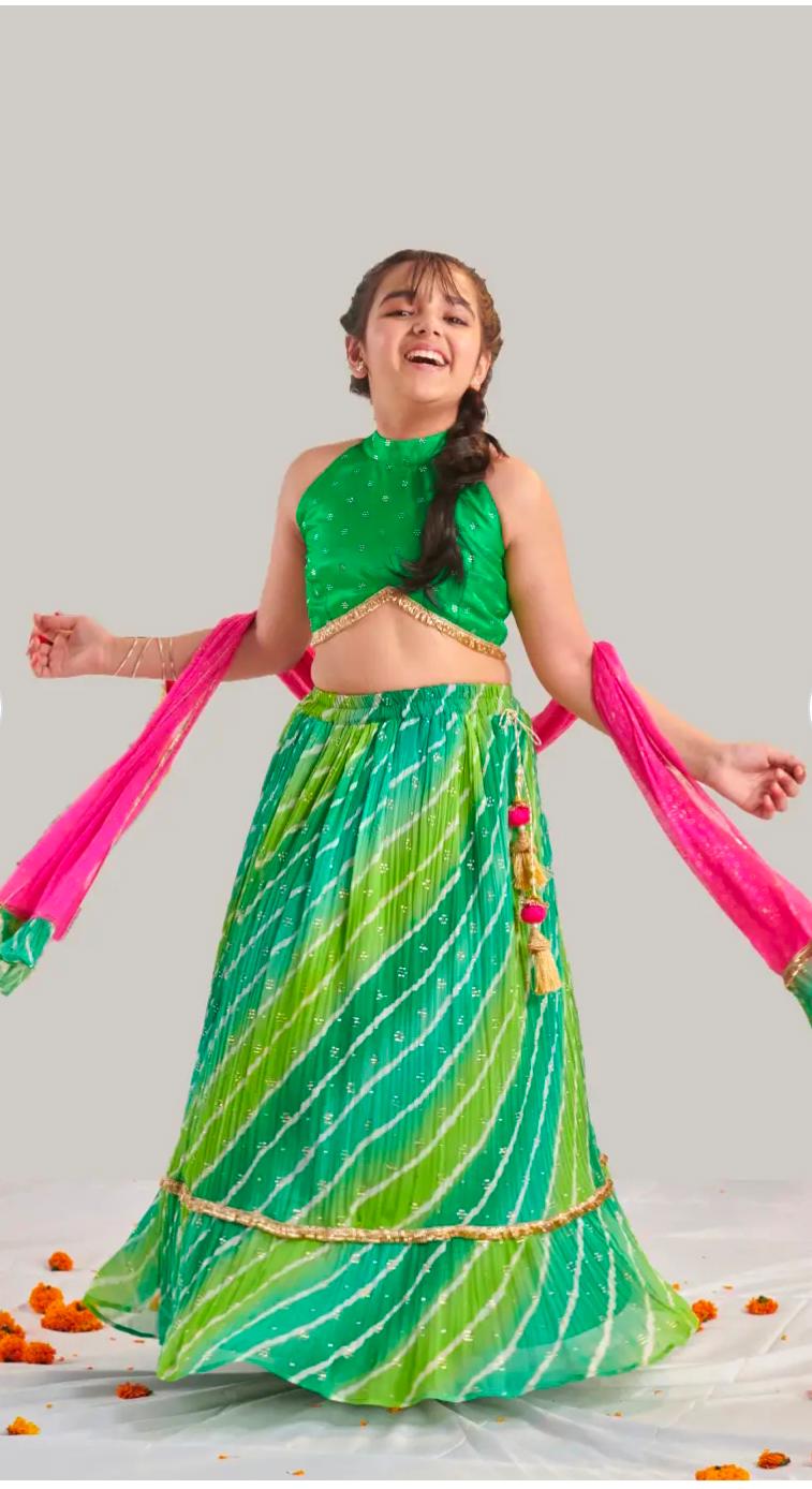 Girls Green Lehariya Taffeta Lehenga Choli Dupatta Set in Berlin