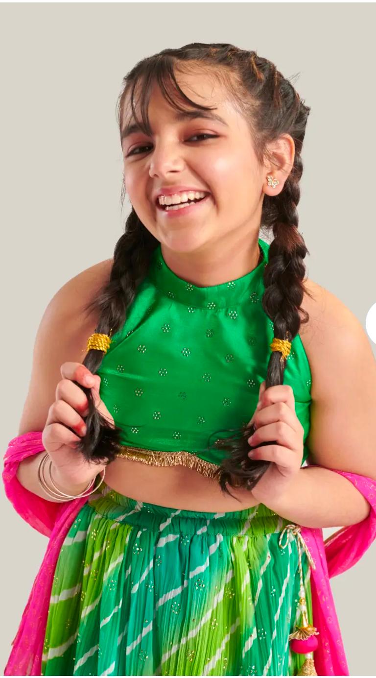 Girls Green Lehariya Taffeta Lehenga Choli Dupatta Set in Berlin