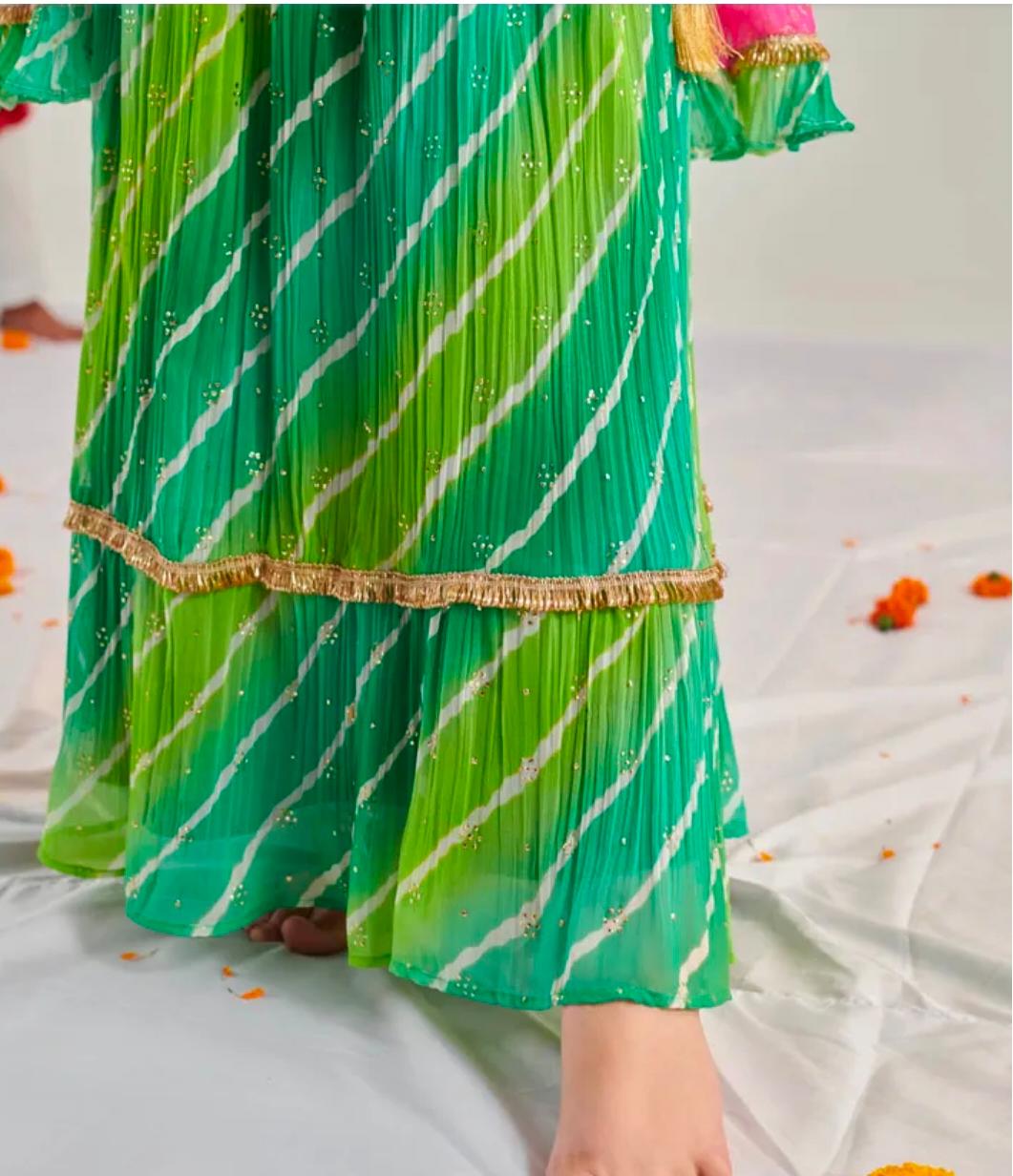 Girls Green Lehariya Taffeta Lehenga Choli Dupatta Set in Berlin