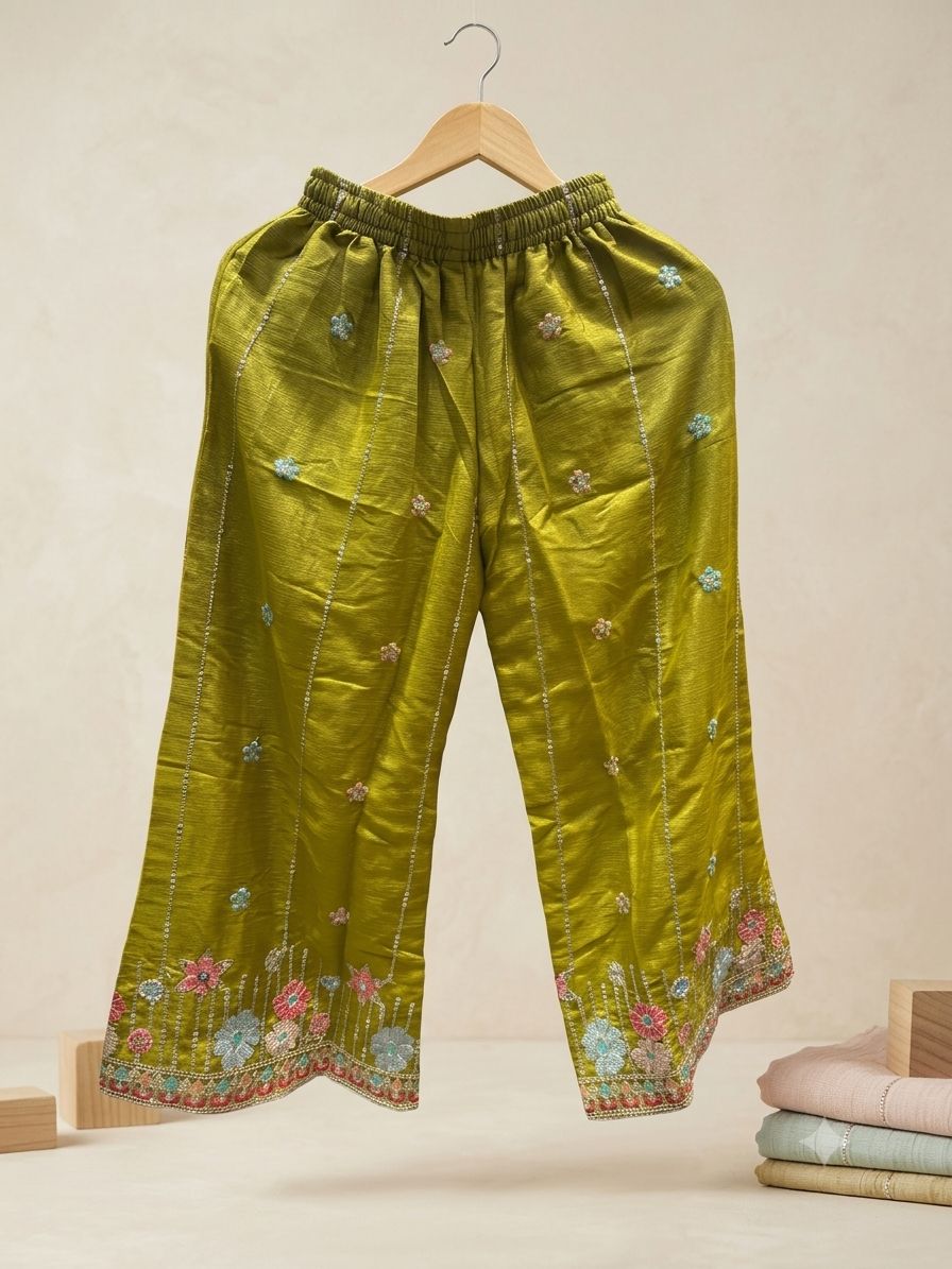 Pakistani-style embroidered kurti and palazzo set in Germany