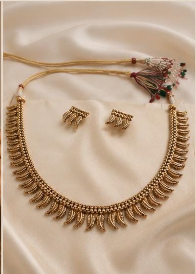 Traditional Antique Gold-Plated Mullamottu Necklace Set in Germany