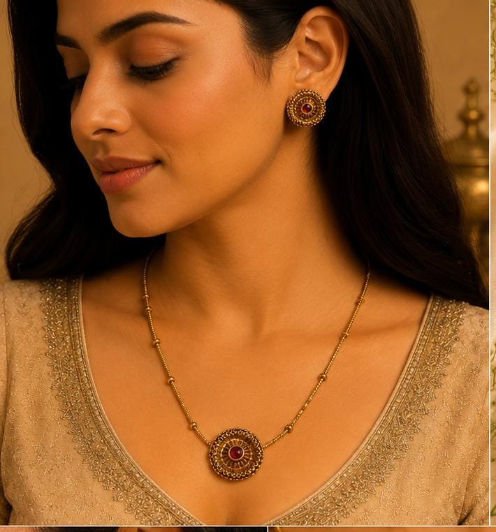 Traditional Antique Gold Pendant Necklace & Matching Stud Earrings Set in Germany