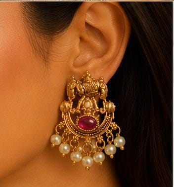 Antique Gold Temple Jewelry Set with Elephant Motifs and Pearl Droplets in Germany