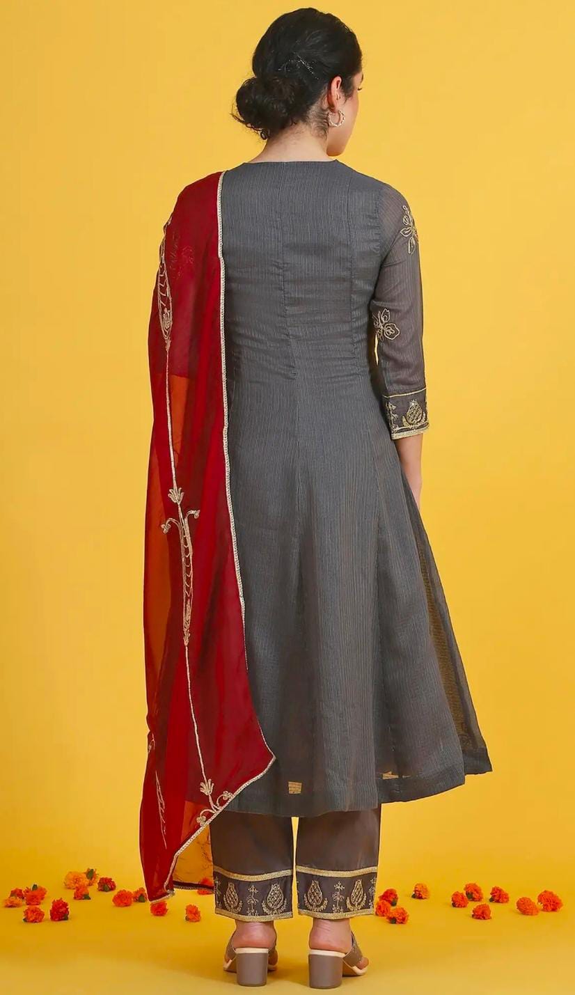 Women's Grey and Maroon Traditional Embroidered Salwar Kameez Suit in berlin