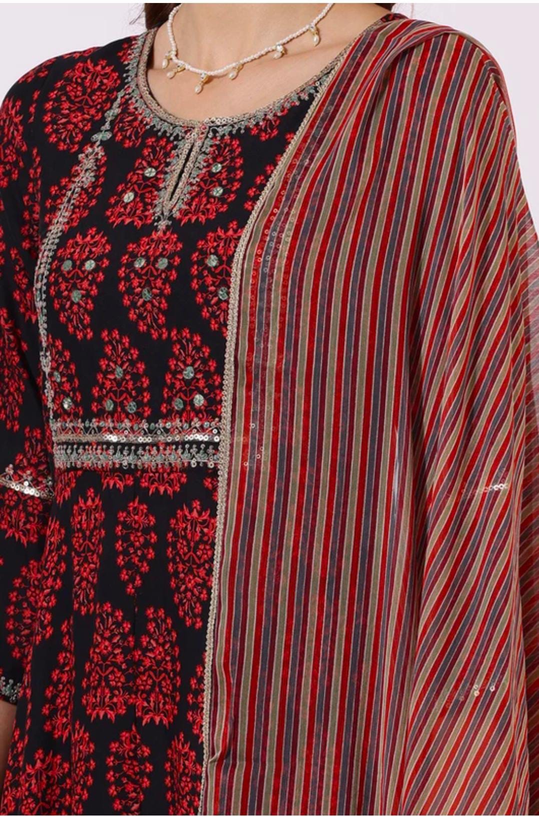 Women Viscose Rayon Kurta Pant Dupatta Set in Berlin