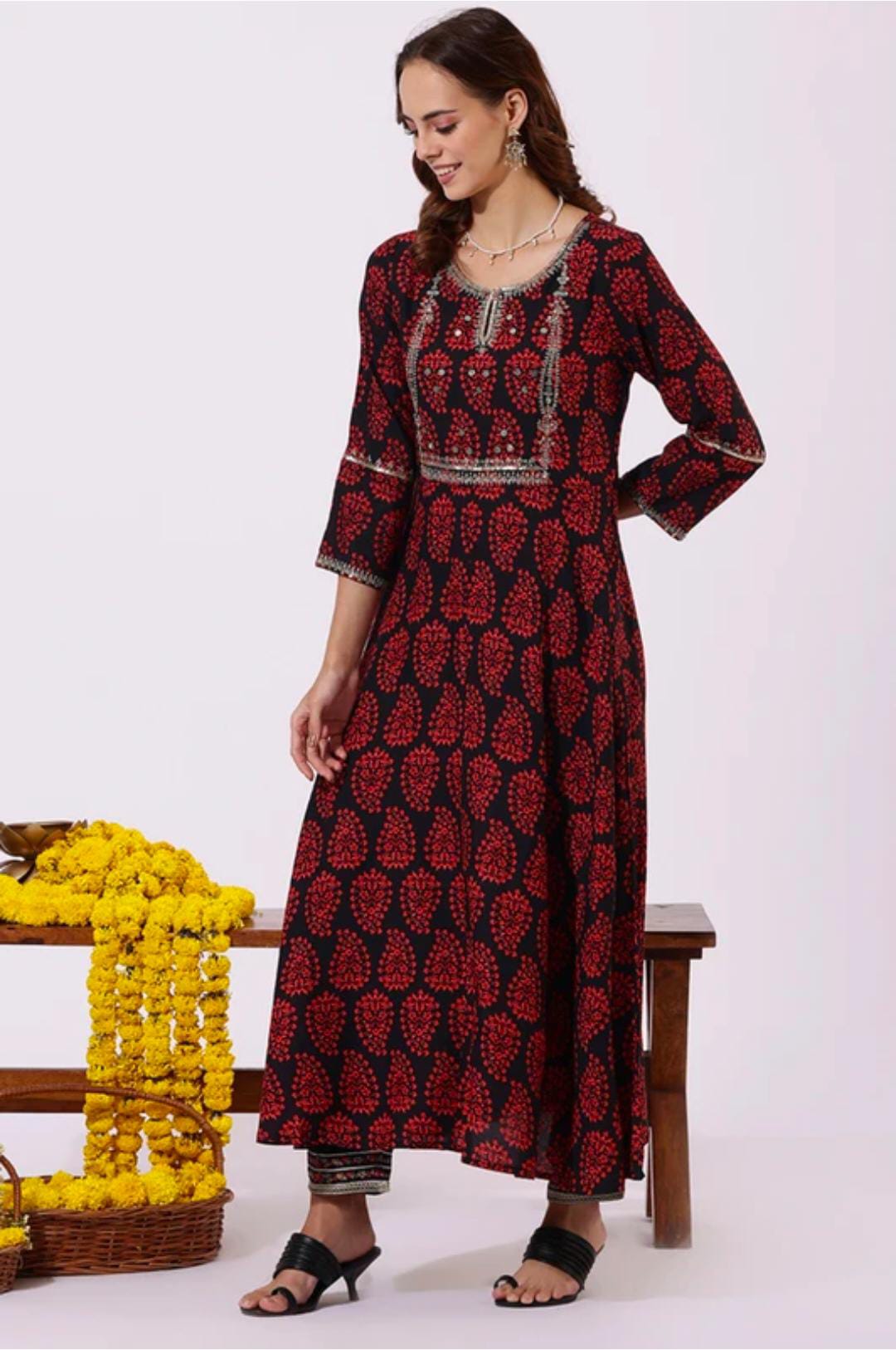 Women Viscose Rayon Kurta Pant Dupatta Set in Berlin
