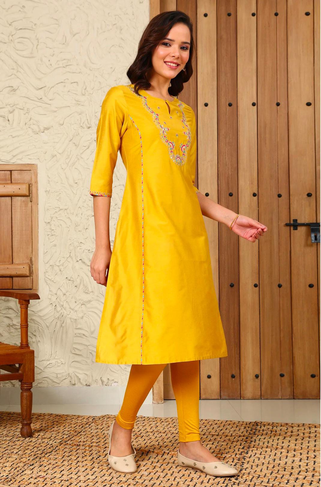 Yellow Solid Dori Embroidered Festive Straight Kurta with Pant in Berlin